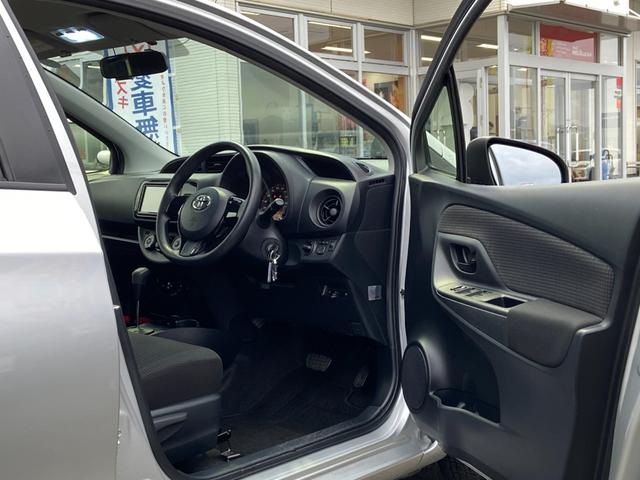 ヴィッツ F 禁煙車 4WD 寒冷地仕様 当社買取直販車両 ドライブレコーダー 夏冬タイヤセット有 純正7インチナビ【TV CD AUX Bluetooth】 バックカメラ 横滑り防止装置 キーレスエントリー 取扱説明書 保証書 LEDヘッドライト(17枚目)