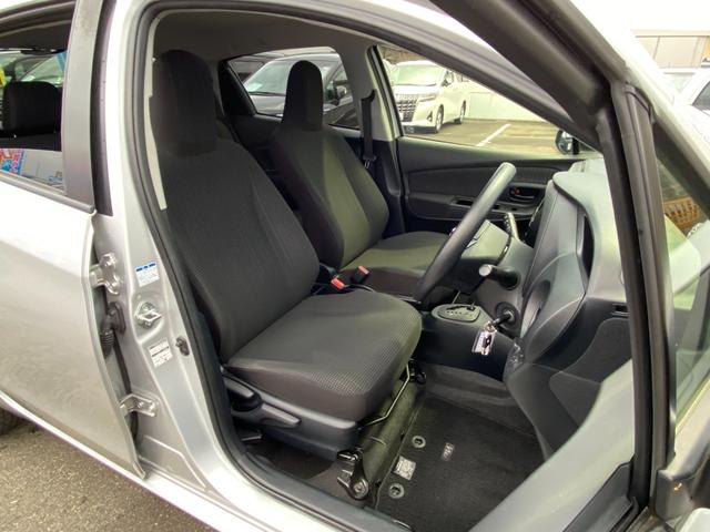 ヴィッツ F 禁煙車 4WD 寒冷地仕様 当社買取直販車両 ドライブレコーダー 夏冬タイヤセット有 純正7インチナビ【TV CD AUX Bluetooth】 バックカメラ 横滑り防止装置 キーレスエントリー 取扱説明書 保証書 LEDヘッドライト(18枚目)