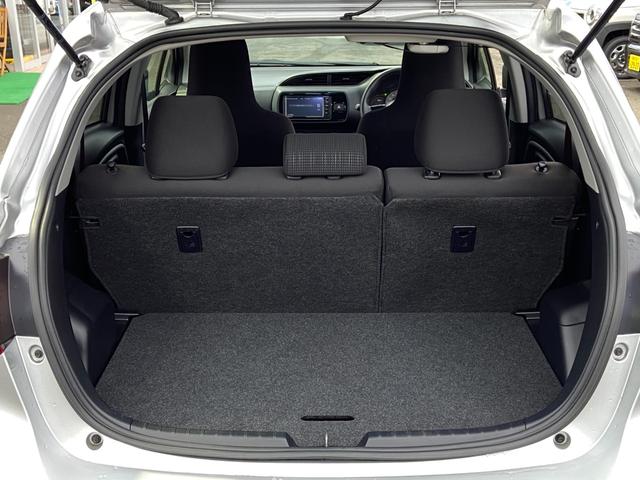 ヴィッツ F 禁煙車 4WD 寒冷地仕様 当社買取直販車両 ドライブレコーダー 夏冬タイヤセット有 純正7インチナビ【TV CD AUX Bluetooth】 バックカメラ 横滑り防止装置 キーレスエントリー 取扱説明書 保証書 LEDヘッドライト(21枚目)