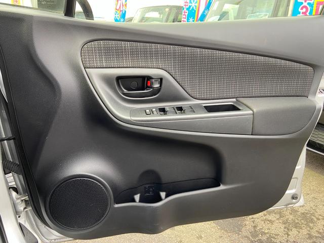 ヴィッツ F 禁煙車 4WD 寒冷地仕様 当社買取直販車両 ドライブレコーダー 夏冬タイヤセット有 純正7インチナビ【TV CD AUX Bluetooth】 バックカメラ 横滑り防止装置 キーレスエントリー 取扱説明書 保証書 LEDヘッドライト(32枚目)