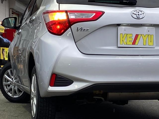 ヴィッツ F 禁煙車 4WD 寒冷地仕様 当社買取直販車両 ドライブレコーダー 夏冬タイヤセット有 純正7インチナビ【TV CD AUX Bluetooth】 バックカメラ 横滑り防止装置 キーレスエントリー 取扱説明書 保証書 LEDヘッドライト(38枚目)