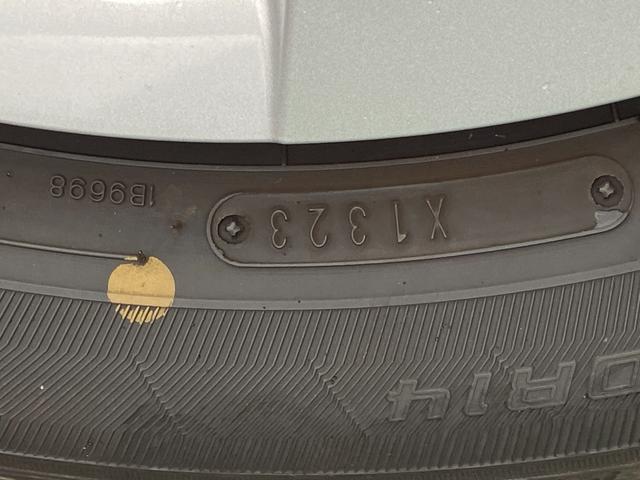 ヴィッツ F 禁煙車 4WD 寒冷地仕様 当社買取直販車両 ドライブレコーダー 夏冬タイヤセット有 純正7インチナビ【TV CD AUX Bluetooth】 バックカメラ 横滑り防止装置 キーレスエントリー 取扱説明書 保証書 LEDヘッドライト(45枚目)