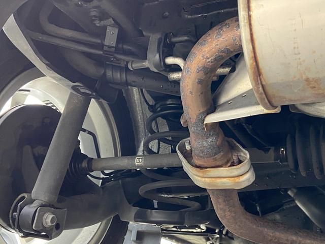 ヴィッツ F 禁煙車 4WD 寒冷地仕様 当社買取直販車両 ドライブレコーダー 夏冬タイヤセット有 純正7インチナビ【TV CD AUX Bluetooth】 バックカメラ 横滑り防止装置 キーレスエントリー 取扱説明書 保証書 LEDヘッドライト(47枚目)