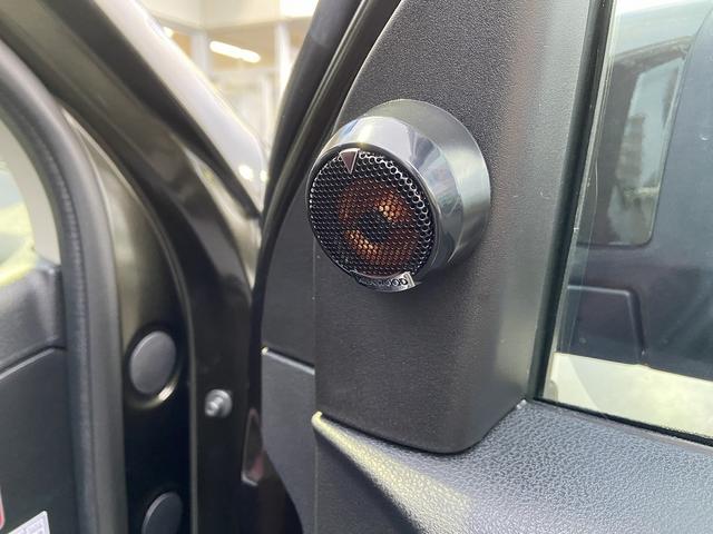 マーチ Ｇ　禁煙車　【有料オプションカラー】チタニウムカーキ　衝突被害軽減装置　レーンアシスト　オートライト＆ＬＥＤヘッドライト　アイドリングストップ　横滑り防止装置　スマートキー＆プッシュスタート　純正１４インチアルミホイール　ＣＤオーディオ＆ＡＵＸ　記録簿（7枚目）