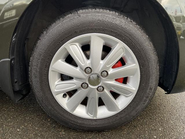 マーチ Ｇ　禁煙車　【有料オプションカラー】チタニウムカーキ　衝突被害軽減装置　レーンアシスト　オートライト＆ＬＥＤヘッドライト　アイドリングストップ　横滑り防止装置　スマートキー＆プッシュスタート　純正１４インチアルミホイール　ＣＤオーディオ＆ＡＵＸ　記録簿（45枚目）