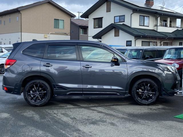 ���Ђ̓W���Ԃ͑S�ԗ��Ɂh�Вc�@�l�����Ԍ���������c��h�̎ԗ���Ԑ��������f�����Ă���܂��B�C�����̗L���͂������A�h�A���̊O�̌������̗L���܂ł��\�������������ł͂Ȃ����ʂɂĂ��n�����Ă���܂���