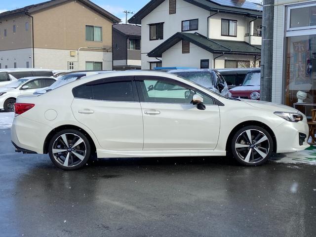 インプレッサＧ４ ２．０ｉ－Ｓアイサイト　４ＷＤ　禁煙車　クルーズコントロール　衝突被害軽減装置　レーンアシスト　ブラインドスポットモニター　純正ナビ【ＣＤ　ＤＶＤ　フルセグＴＶ　Ｂｌｕｅｔｏｏｔｈ】　バックカメラ　電動レザーシート＆シートヒーター　横滑り防止装置　ＥＴＣ（11枚目）