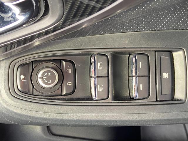 インプレッサＧ４ ２．０ｉ－Ｓアイサイト　４ＷＤ　禁煙車　クルーズコントロール　衝突被害軽減装置　レーンアシスト　ブラインドスポットモニター　純正ナビ【ＣＤ　ＤＶＤ　フルセグＴＶ　Ｂｌｕｅｔｏｏｔｈ】　バックカメラ　電動レザーシート＆シートヒーター　横滑り防止装置　ＥＴＣ（43枚目）