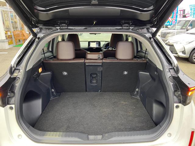 ヤリスクロス ハイブリッドＺ　４ＷＤ　禁煙車　ツートーンカラー　ＥＴＣ　レーダークルーズコントロール　レーンアシスト　コーナーセンサー　衝突被害軽減装置　ステアリングヒーター　１００Ｖ電源　電動ハーフレザーシート＆シートヒーター　全方位モニター　電動リアゲート（23枚目）