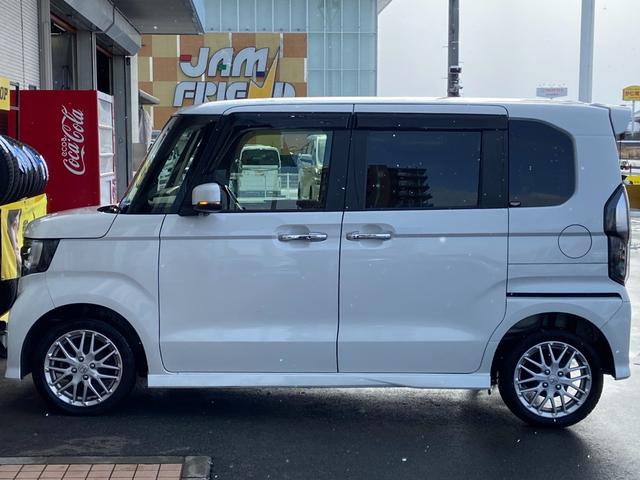 Ｎ－ＢＯＸカスタム Ｌターボ　４ＷＤ　禁煙車　シーケンシャルウインカー　ＥＴＣ　レーダークルーズコントロール　レーンアシスト　コーナーセンサー　パドルシフト　ハーフレザーシート＆シートヒーター　純正ナビ【ＤＶＤ　フルセグＴＶ　Ｂｌｕｅｔｏｏｔｈ】　バックカメラ　衝突被害軽減装置（13枚目）