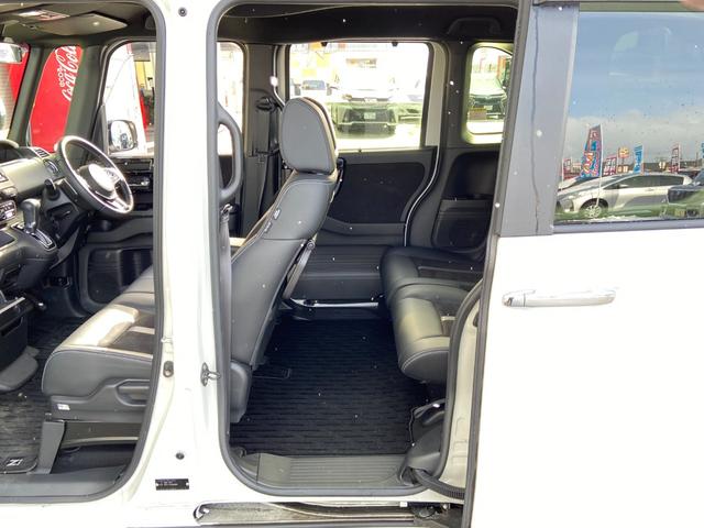 Ｎ－ＢＯＸカスタム Ｌターボ　４ＷＤ　禁煙車　シーケンシャルウインカー　ＥＴＣ　レーダークルーズコントロール　レーンアシスト　コーナーセンサー　パドルシフト　ハーフレザーシート＆シートヒーター　純正ナビ【ＤＶＤ　フルセグＴＶ　Ｂｌｕｅｔｏｏｔｈ】　バックカメラ　衝突被害軽減装置（20枚目）