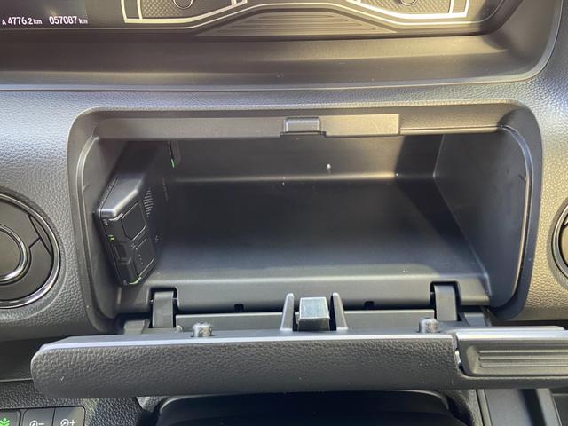 Ｎ－ＢＯＸカスタム Ｌターボ　４ＷＤ　禁煙車　シーケンシャルウインカー　ＥＴＣ　レーダークルーズコントロール　レーンアシスト　コーナーセンサー　パドルシフト　ハーフレザーシート＆シートヒーター　純正ナビ【ＤＶＤ　フルセグＴＶ　Ｂｌｕｅｔｏｏｔｈ】　バックカメラ　衝突被害軽減装置（46枚目）