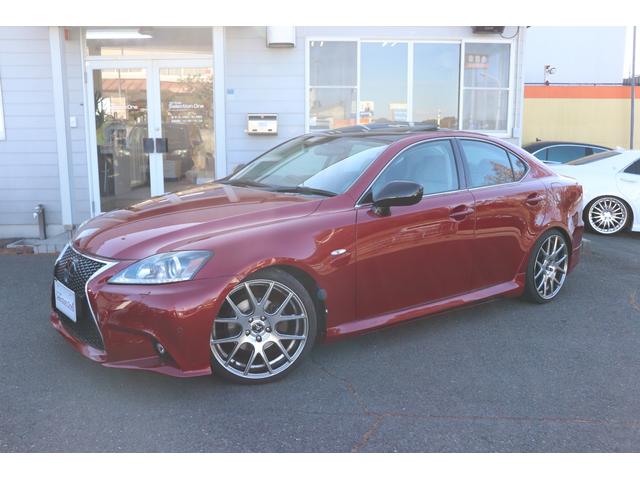 ＩＳ ＩＳ２５０　バージョンＬ　後期仕様エアロ　ローダウン　４ＷＤ　サンルーフ　本革シート　スマートキー　純正ナビ　バックカメラ付き（2枚目）