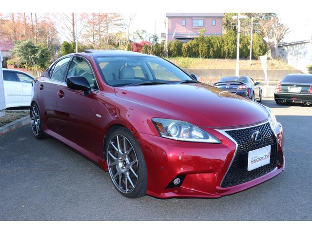 ＩＳ ＩＳ２５０　バージョンＬ　後期仕様エアロ　ローダウン　４ＷＤ　サンルーフ　本革シート　スマートキー　純正ナビ　バックカメラ付き（4枚目）