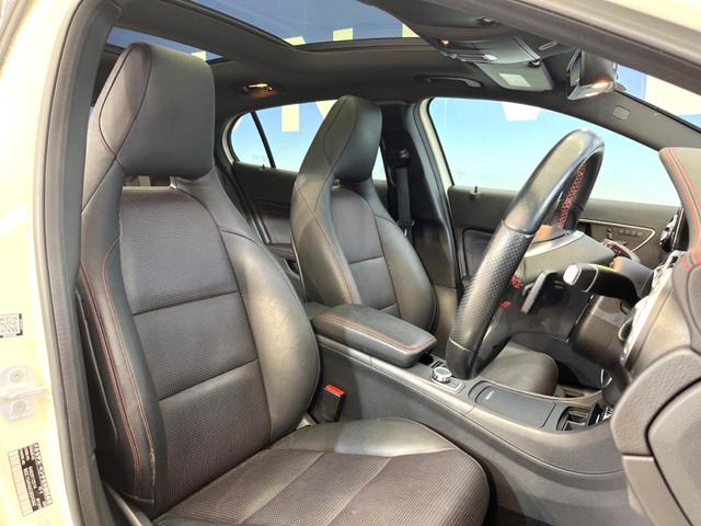 GLA250 4マチック スポーツ レーダーセーフティPKG/AMGエクスクルーシブPKG/パノラミックスライディングルーフ 純正HDDナビ/フルセグTV/リアビューカメラ HIDヘッドランプ 黒革シート 前席シートヒーター ETC(10枚目)