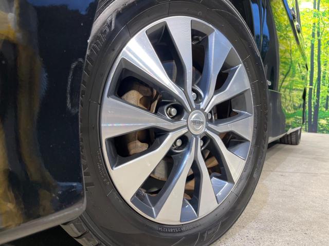 セレナ ハイウェイスター　純正ＨＤＤナビ　バックカメラ　衝突被害軽減システム　スマートキー　ＬＥＤヘッド　クルコン　オートライト　オートエアコン　純正１６インチアルミ　リアエアコン　Ｂｌｕｅｔｏｏｔｈ　ＤＶＤ再生（13枚目）