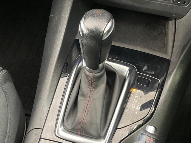 アクセラスポーツ 15Sツーリング マツダコネクト バックカメラ 衝突被害軽減システム 禁煙車 スマートキー HIDヘッド ETC クルコン オートライト デュアルエアコン 純正16インチアルミ Bluetooth フルセグ(40枚目)