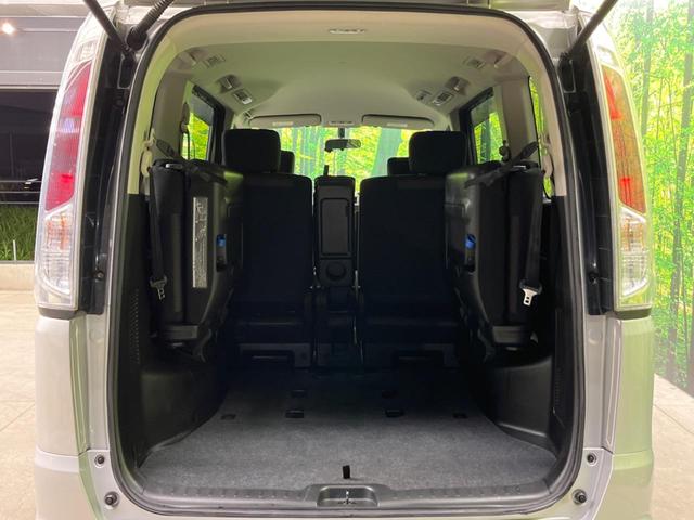 セレナ ハイウェイスター　両側電動ドア　ＳＤナビ　バックカメラ　禁煙車　ドラレコ　スマートキー　ＨＩＤヘッド　ビルトインＥＴＣ　クルコン　オートライト　オートエアコン　リアエアコン　ＣＤ再生　地デジ　アイドリングストップ（11枚目）