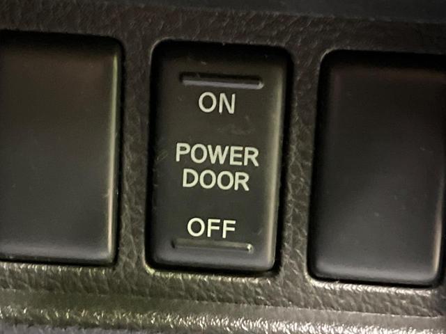 セレナ ハイウェイスター　両側電動ドア　ＳＤナビ　バックカメラ　禁煙車　ドラレコ　スマートキー　ＨＩＤヘッド　ビルトインＥＴＣ　クルコン　オートライト　オートエアコン　リアエアコン　ＣＤ再生　地デジ　アイドリングストップ（40枚目）