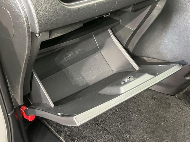 セレナ ハイウェイスター　両側電動ドア　ＳＤナビ　バックカメラ　禁煙車　ドラレコ　スマートキー　ＨＩＤヘッド　ビルトインＥＴＣ　クルコン　オートライト　オートエアコン　リアエアコン　ＣＤ再生　地デジ　アイドリングストップ（50枚目）