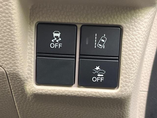 【ホンダセンシング】走行中に前方の車両等を認識し、衝突しそうな時は警報とブレーキで衝突回避と被害軽減をアシスト。より安全にドライブをお楽しみいただけます。