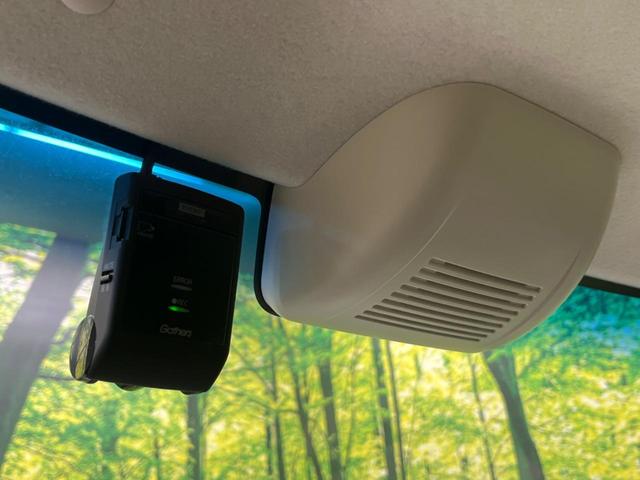 【ドライブレコーダー】安心・安全なカーライフに必須のドライブレコーダーを装備!走行中はもちろん、あおり運転や事故に遭遇した際の状況も映像で記録し、万一のリスクに備えます。