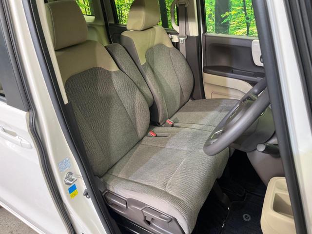 運転席まわりには十分なスペースがあり、大柄な方でもゆったり運転していただける環境です。