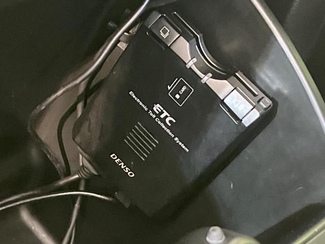 スイフト RS ドラレコ スマートキー ビルトインETC オートライト オートエアコン シートヒーター 純正15インチアルミ Bluetooth CD DVD再生 地デジ フロントフォグランプ リアフォグランプ(4枚目)