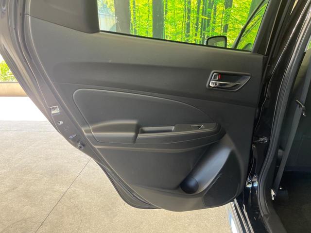 スイフト RS ドラレコ スマートキー ビルトインETC オートライト オートエアコン シートヒーター 純正15インチアルミ Bluetooth CD DVD再生 地デジ フロントフォグランプ リアフォグランプ(33枚目)