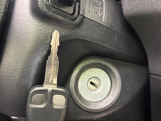 パジェロミニ アクティブフィールドエディション 4WD 純正15インチアルミ CD DVD再生 ナビ 電動格納ミラー プライバシーガラス グレーファブリックコンビシート リアワイパー メッキ加飾付フロントグリル 背面ハードカバー 革巻きステアリング(7枚目)