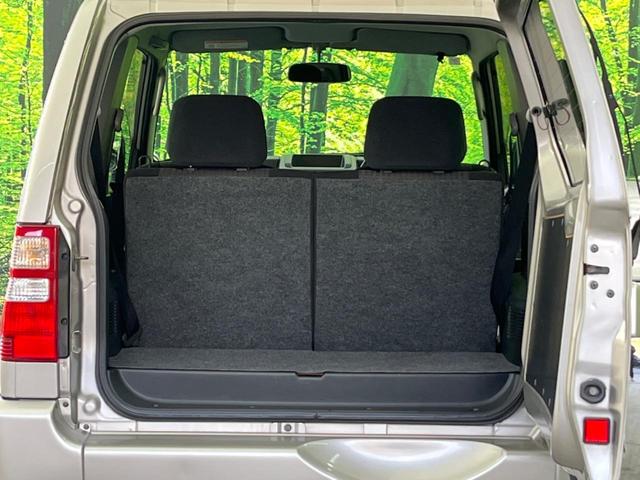 パジェロミニ アクティブフィールドエディション 4WD 純正15インチアルミ CD DVD再生 ナビ 電動格納ミラー プライバシーガラス グレーファブリックコンビシート リアワイパー メッキ加飾付フロントグリル 背面ハードカバー 革巻きステアリング(11枚目)