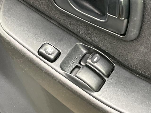 パジェロミニ アクティブフィールドエディション 4WD 純正15インチアルミ CD DVD再生 ナビ 電動格納ミラー プライバシーガラス グレーファブリックコンビシート リアワイパー メッキ加飾付フロントグリル 背面ハードカバー 革巻きステアリング(39枚目)