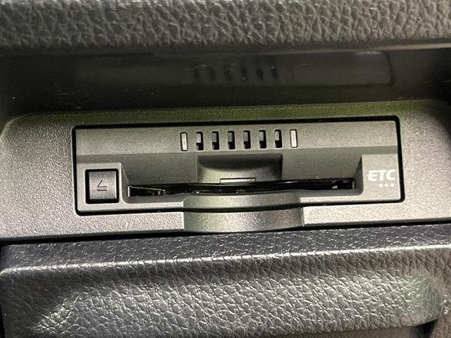 ヴォクシー Ｘ　ＳＤナビ　電動スライドドア　衝突被害軽減システム　禁煙車　ドラレコ　フリップダウン　スマートキー　ＬＥＤヘッド　ＥＴＣ　クルコン　オートハイビーム　オートライト　デュアルエアコン　車線逸脱警報（7枚目）