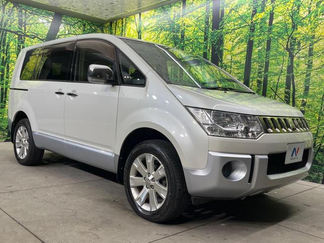 高透明度のガラス皮膜で撥水はもちろん、上質なツヤ・光沢を実現。紫外線や酸性雨から大切な愛車を保護し、色あせ・劣化を防止。「弾スプラッシュコート」、「弾プリミッサコート」からお選びいただけます。