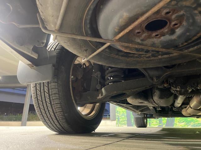 お車を安心してお乗りいただく為には、足回りの定期点検が欠かせません。サービスサポート（有償保証）では無料点検もご提供しており、安心のカーライフをお過ごしいただけるサポート体制が整っています。