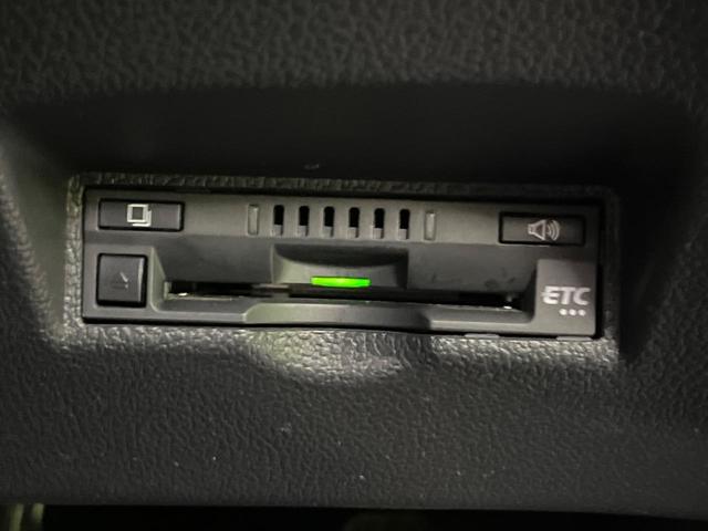 プリウス Ａツーリングセレクション　４ＷＤ　衝突軽減　レーダークルコン　純正ナビ　バックカメラ　合皮シート　前席シートヒーター　運転席パワーシート　ＬＥＤヘッド　純正１７インチアルミ　ＬＥＤフロントフォグ　フルセグ　Ｂｌｕｅｔｏｏｔｈ（7枚目）