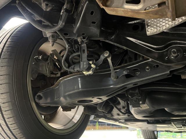 プリウス Ａツーリングセレクション　４ＷＤ　衝突軽減　レーダークルコン　純正ナビ　バックカメラ　合皮シート　前席シートヒーター　運転席パワーシート　ＬＥＤヘッド　純正１７インチアルミ　ＬＥＤフロントフォグ　フルセグ　Ｂｌｕｅｔｏｏｔｈ（20枚目）