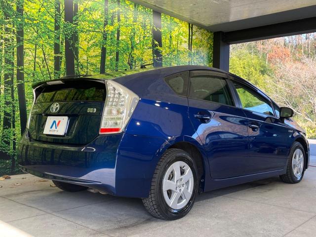 プリウス S 純正HDDナビ バックカメラ ガラスルーフ オートライト オートエアコン スマートキー ビルトインETC 電動確認ミラー CD再生 DVD再生 ステアリングリモコン 盗難防止 プライバシーガラス(17枚目)