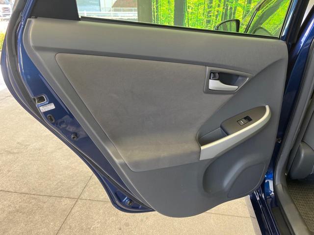 プリウス S 純正HDDナビ バックカメラ ガラスルーフ オートライト オートエアコン スマートキー ビルトインETC 電動確認ミラー CD再生 DVD再生 ステアリングリモコン 盗難防止 プライバシーガラス(33枚目)