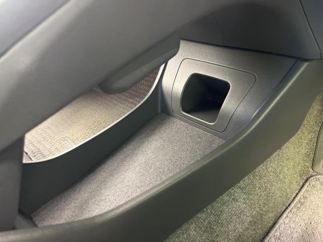 プリウス S 純正HDDナビ バックカメラ ガラスルーフ オートライト オートエアコン スマートキー ビルトインETC 電動確認ミラー CD再生 DVD再生 ステアリングリモコン 盗難防止 プライバシーガラス(39枚目)