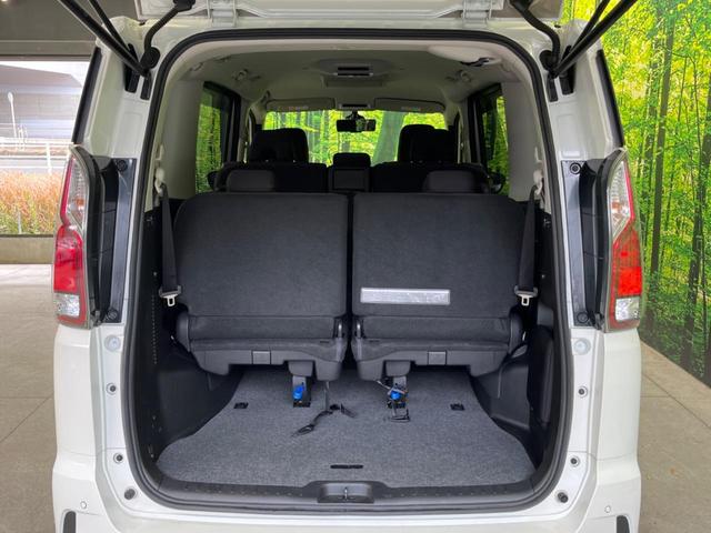 セレナ ハイウェイスター Vセレクション 4WD 両側電動ドア 純正SDナビ 後席モニター 全周囲カメラ 衝突被害軽減システム レーダークルーズ 禁煙車 スマートキー LEDヘッド ビルトインETC 純正15インチアルミ オートライト(12枚目)