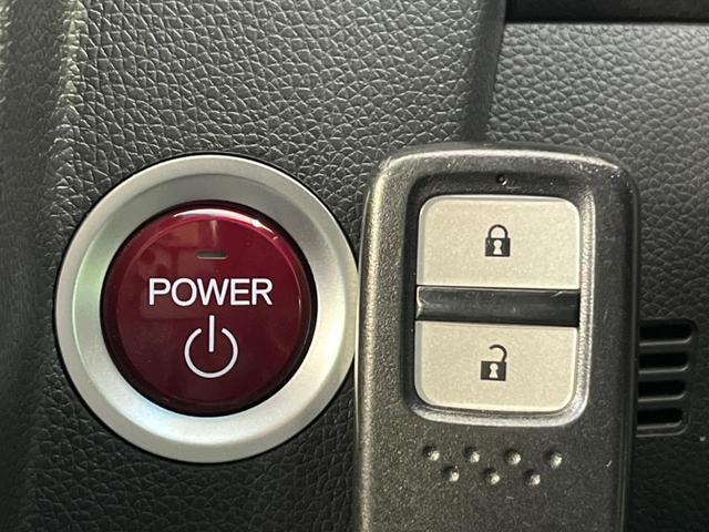 フィットハイブリッド Ｌパッケージ　バックカメラ　衝突被害軽減システム　禁煙車　ハーフレザーシート　スマートキー　ＬＥＤヘッド　クルコン　オートライト　オートエアコン　Ｂｌｕｅｔｏｏｔｈ　ＣＤ　ＤＶＤ再生　地デジ　電動格納ミラー（6枚目）