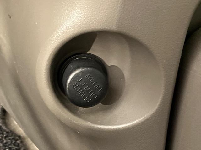 マーチ １２Ｘ　禁煙車　スマートキー　メモリーナビ　ＥＴＣ　ＣＤ　ＤＶＤ再生　地デジ　アイドリングストップ　電動格納ドアミラー　パワーウィンドウ　プライバシーガラス（32枚目）