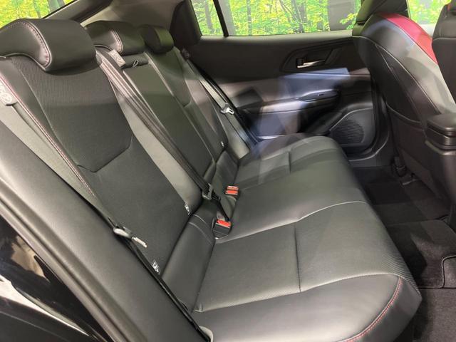 プリウス Ｚ　４ＷＤ　全周囲カメラ　衝突被害軽減システム　レーダークルーズ　禁煙車　電動リアゲート　レザーシート　前席シートエアコン　パワーシート　コーナーセンサー　スマートキー　ＬＥＤヘッド（9枚目）