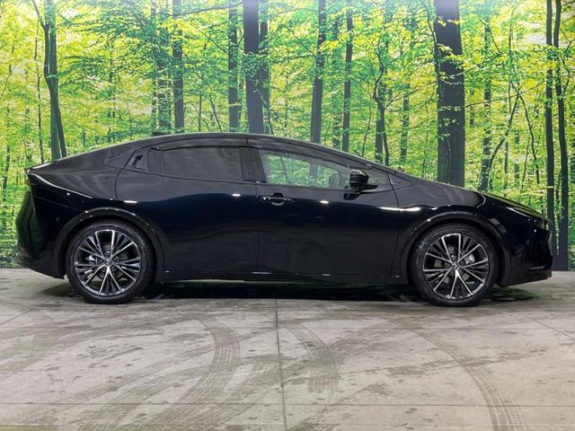 プリウス Ｚ　４ＷＤ　全周囲カメラ　衝突被害軽減システム　レーダークルーズ　禁煙車　電動リアゲート　レザーシート　前席シートエアコン　パワーシート　コーナーセンサー　スマートキー　ＬＥＤヘッド（22枚目）