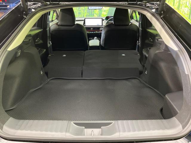 プリウス Ｚ　４ＷＤ　全周囲カメラ　衝突被害軽減システム　レーダークルーズ　禁煙車　電動リアゲート　レザーシート　前席シートエアコン　パワーシート　コーナーセンサー　スマートキー　ＬＥＤヘッド（26枚目）