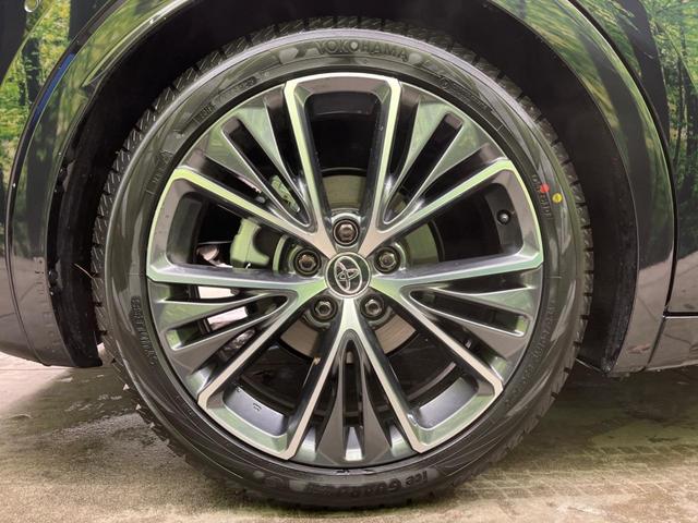 プリウス Ｚ　４ＷＤ　全周囲カメラ　衝突被害軽減システム　レーダークルーズ　禁煙車　電動リアゲート　レザーシート　前席シートエアコン　パワーシート　コーナーセンサー　スマートキー　ＬＥＤヘッド（65枚目）