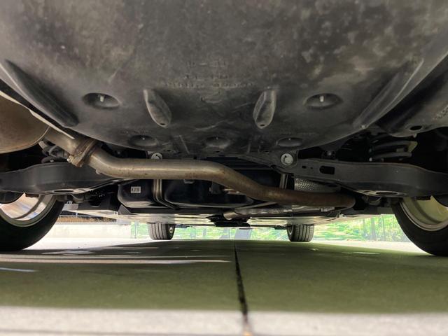 カムリ ＷＳ　全周囲カメラ　衝突被害軽減システム　レーダークルーズ　禁煙車　ハーフレザーシート　パワーシート　コーナーセンサー　スマートキー　ＬＥＤヘッド　ビルトインＥＴＣ　純正１７インチアルミ　オートハイビーム（19枚目）