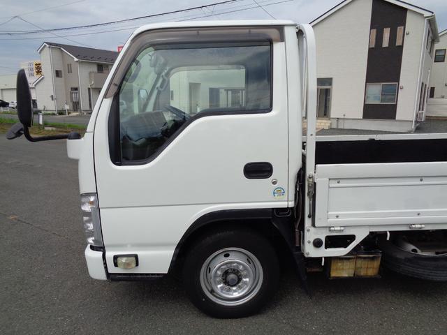 エルフトラック 　１．５ｔ／超低床平ボディ／木製デッキ／元関東ナンバー／１０尺／３ペダル５速マニュアル／ＥＴＣ／キーレス／関東仕入れ／保証付き販売車両／内外装クリーニング済み（8枚目）