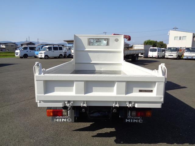 デュトロ 全低床強化ダンプ　２ｔ／全低床強化ダンプ／走行５万キロ台／５速マニュアル／メッキパーツ／保証付き販売車両／最大積載量２０００ｋｇ（12枚目）